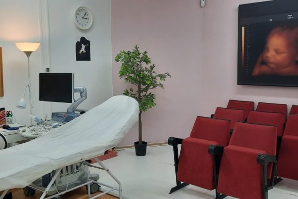 Tu bebé como protagonista_ Ecografías 5D en sala de cine privado